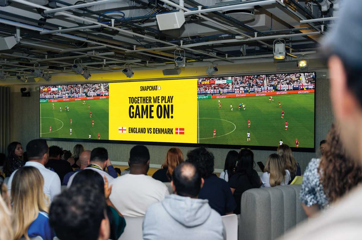 FEED headed to London’s Snapchat HQ for an exclusive Euros watch party! Snapchat showcased its immersive AR experiences, themed around the Euros FEED headed to London’s Snapchat HQ for an exclusive Euros watch party! Snapchat showcased its immersive AR experiences, themed around the Euros